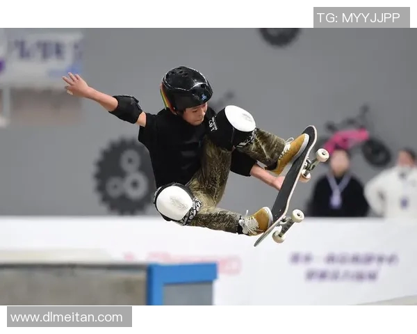 南京滑板队的包夹战术解析与实战应用探讨