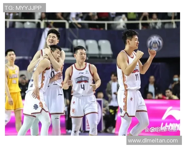 青岛队与辽宁队在第44轮激战正酣谁将赢得关键胜利